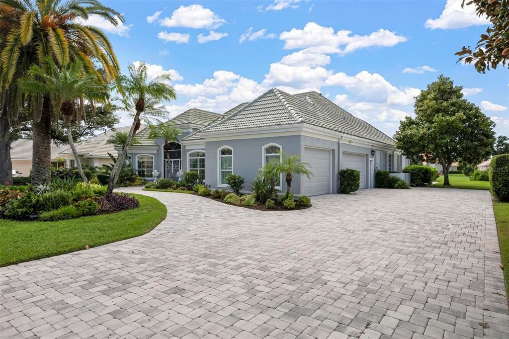 For Sale: $1,350,000 (3 beds, 3 baths, 3747 Square Feet)