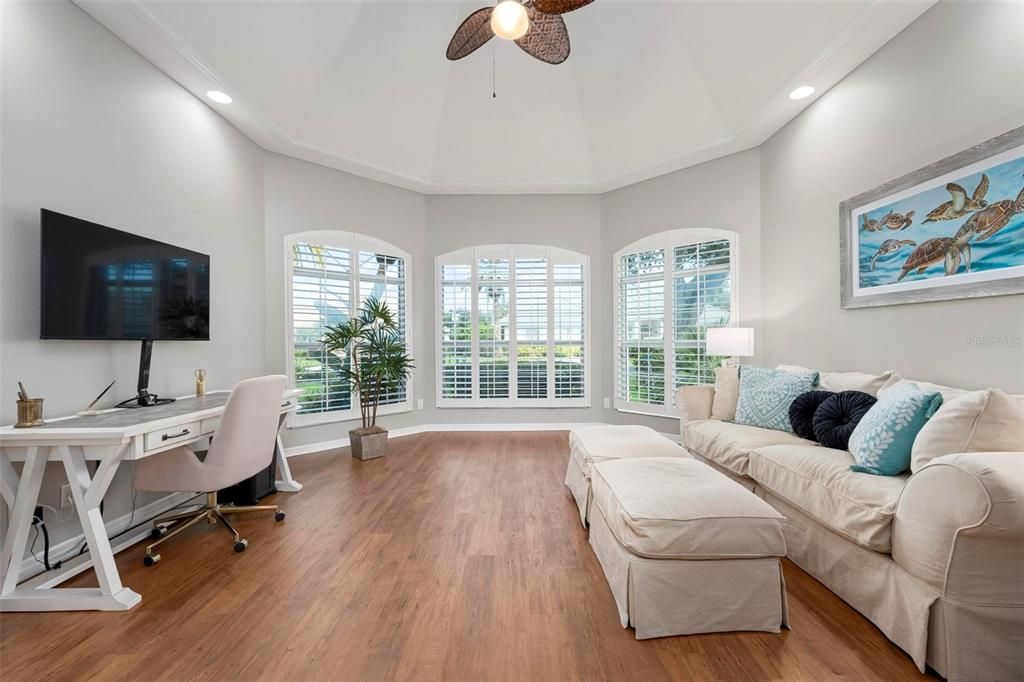 For Sale: $1,350,000 (3 beds, 3 baths, 3747 Square Feet)
