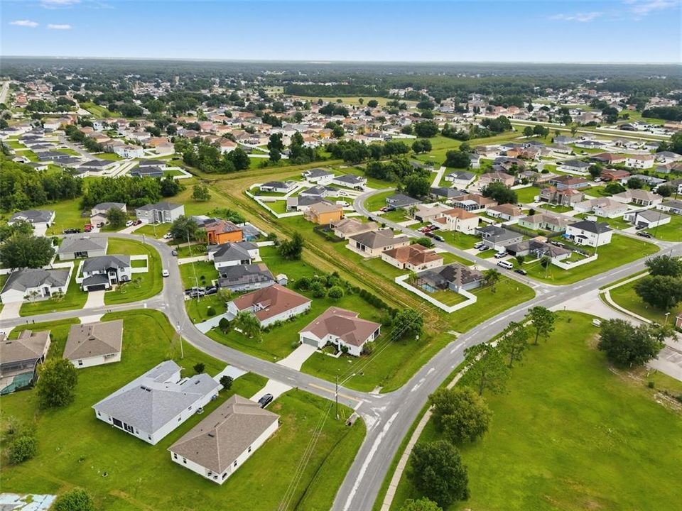 На продажу: $299,900 (4 спален, 2 ванн, 1731 Квадратных фут)