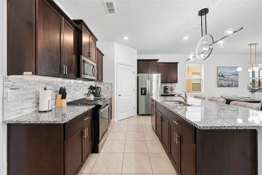 En Venta: $599,000 (6 camas, 5 baños, 3264 Pies cuadrados)