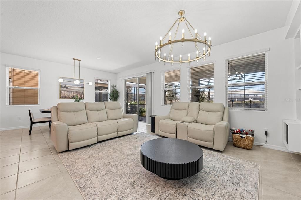 En Venta: $599,000 (6 camas, 5 baños, 3264 Pies cuadrados)