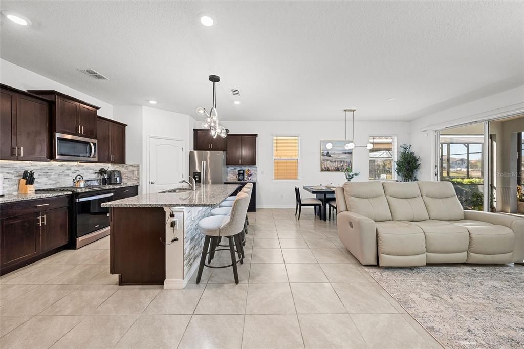 En Venta: $599,000 (6 camas, 5 baños, 3264 Pies cuadrados)