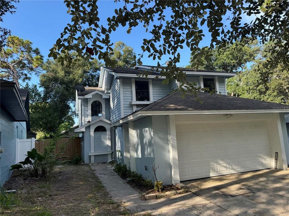 For Rent: $2,200 (3 beds, 2 baths, 2016 Square Feet)
