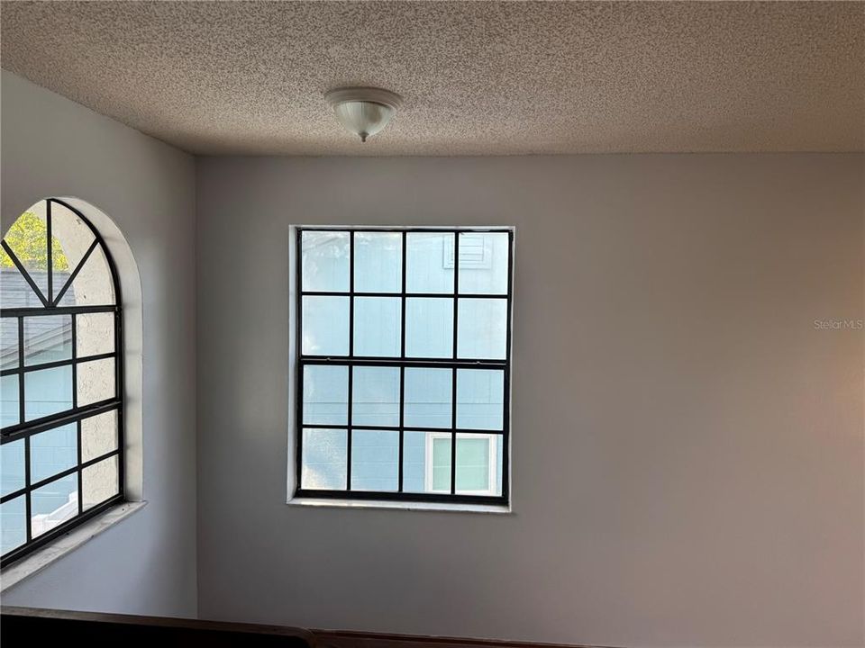 For Rent: $2,200 (3 beds, 2 baths, 2016 Square Feet)