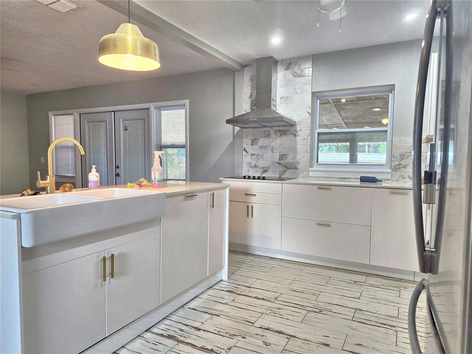 For Sale: $349,000 (4 beds, 2 baths, 1752 Square Feet)