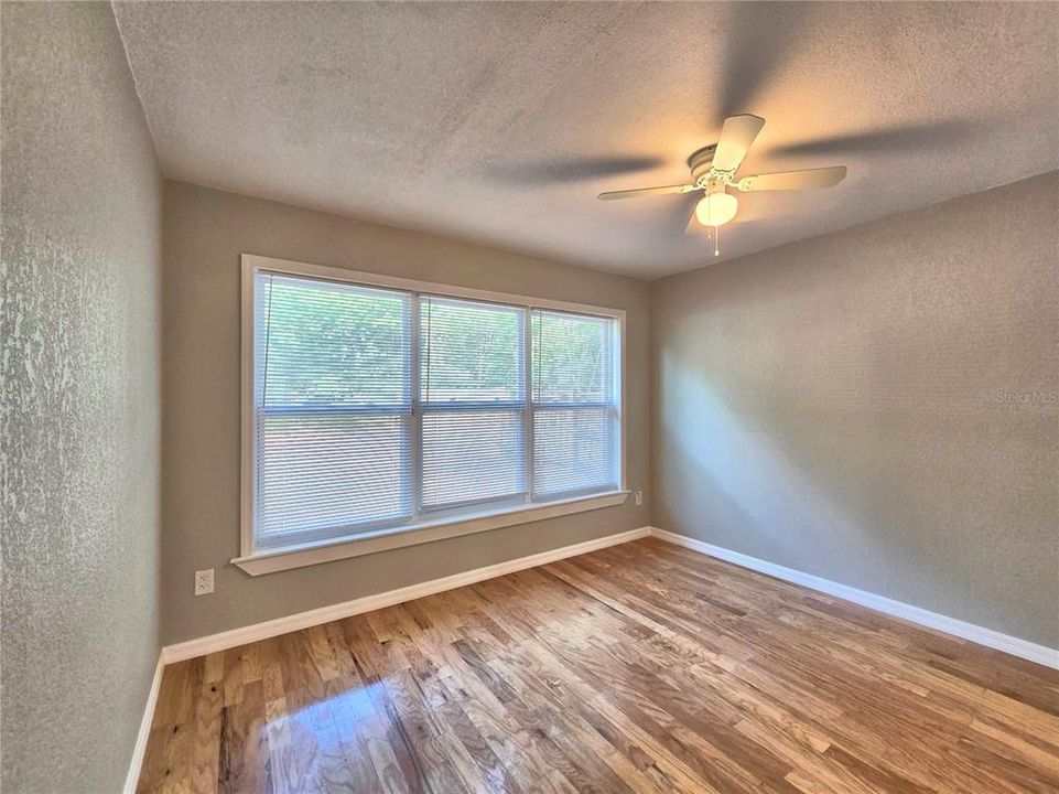 For Sale: $349,000 (4 beds, 2 baths, 1752 Square Feet)