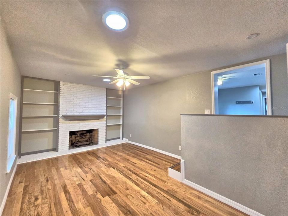 For Sale: $349,000 (4 beds, 2 baths, 1752 Square Feet)