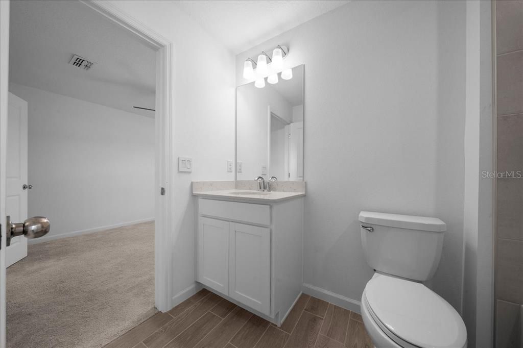 For Rent: $1,900 (3 beds, 2 baths, 1828 Square Feet)