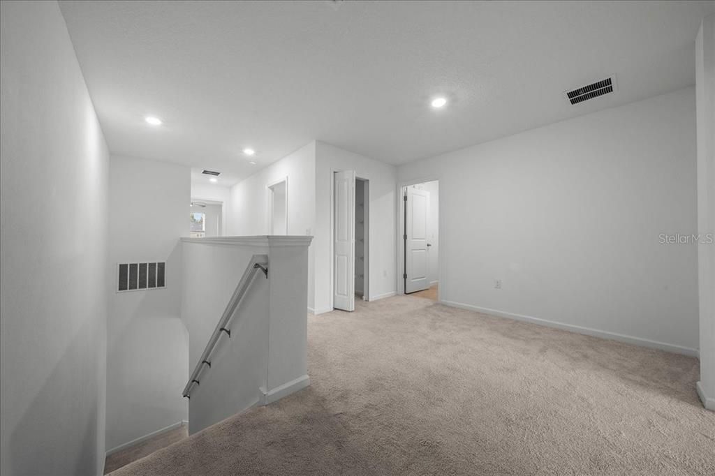 For Rent: $1,900 (3 beds, 2 baths, 1828 Square Feet)