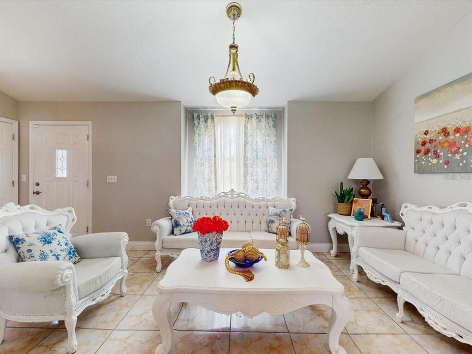 En Venta: $302,000 (3 camas, 2 baños, 1613 Pies cuadrados)