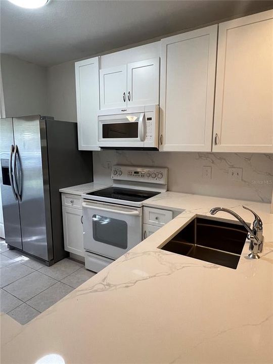 En Venta: $245,000 (2 camas, 2 baños, 1078 Pies cuadrados)