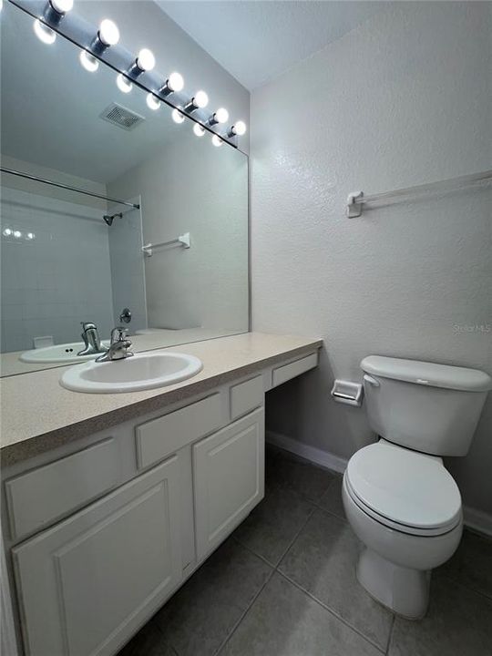 En Venta: $245,000 (2 camas, 2 baños, 1078 Pies cuadrados)