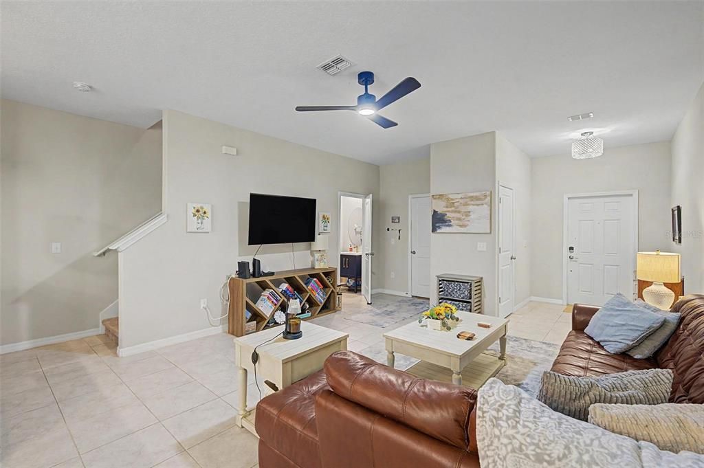 For Sale: $250,000 (3 beds, 2 baths, 1701 Square Feet)