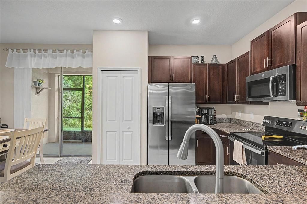 For Sale: $250,000 (3 beds, 2 baths, 1701 Square Feet)