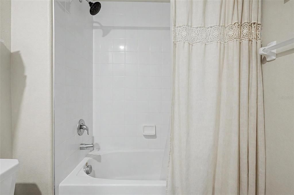 For Sale: $250,000 (3 beds, 2 baths, 1701 Square Feet)