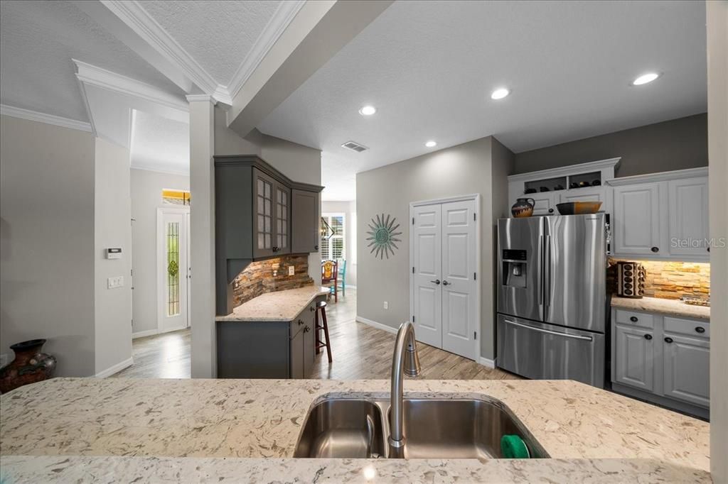 For Sale: $255,000 (2 beds, 2 baths, 1578 Square Feet)