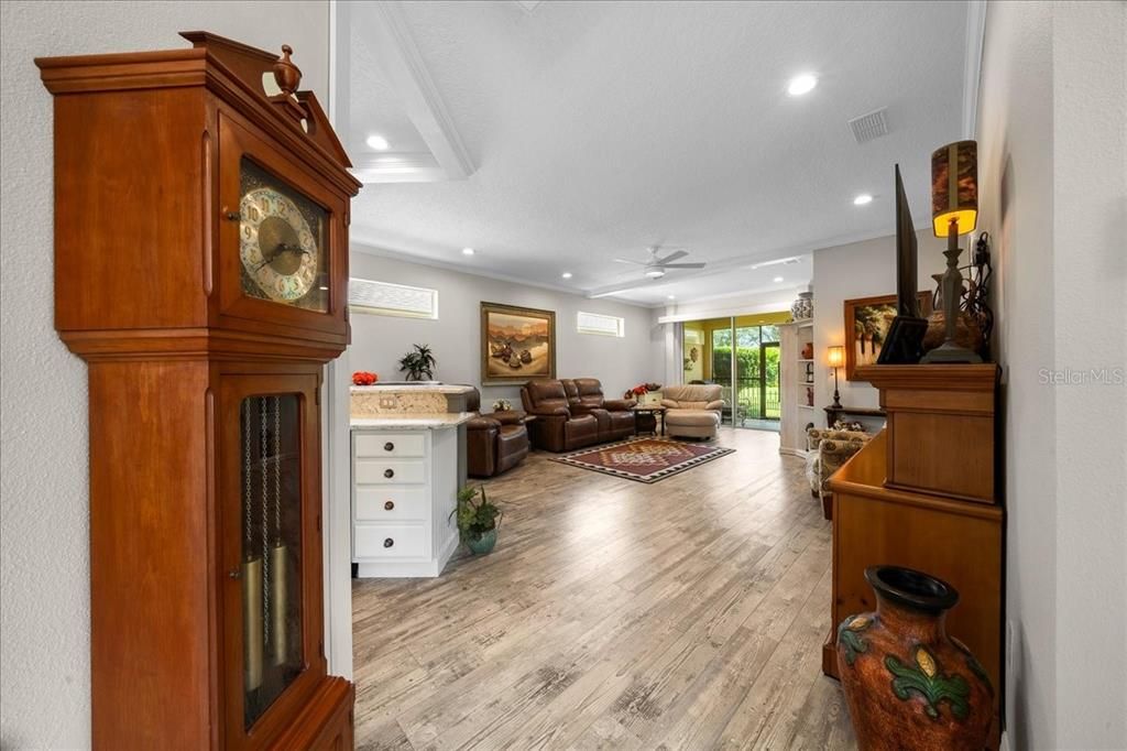 For Sale: $255,000 (2 beds, 2 baths, 1578 Square Feet)