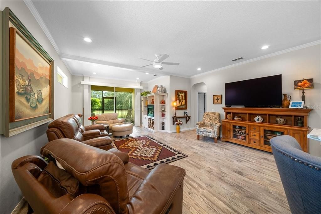 For Sale: $255,000 (2 beds, 2 baths, 1578 Square Feet)