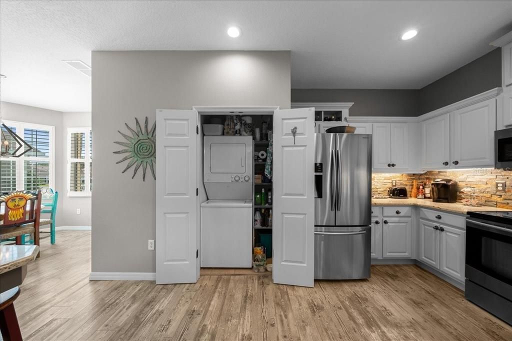 For Sale: $255,000 (2 beds, 2 baths, 1578 Square Feet)
