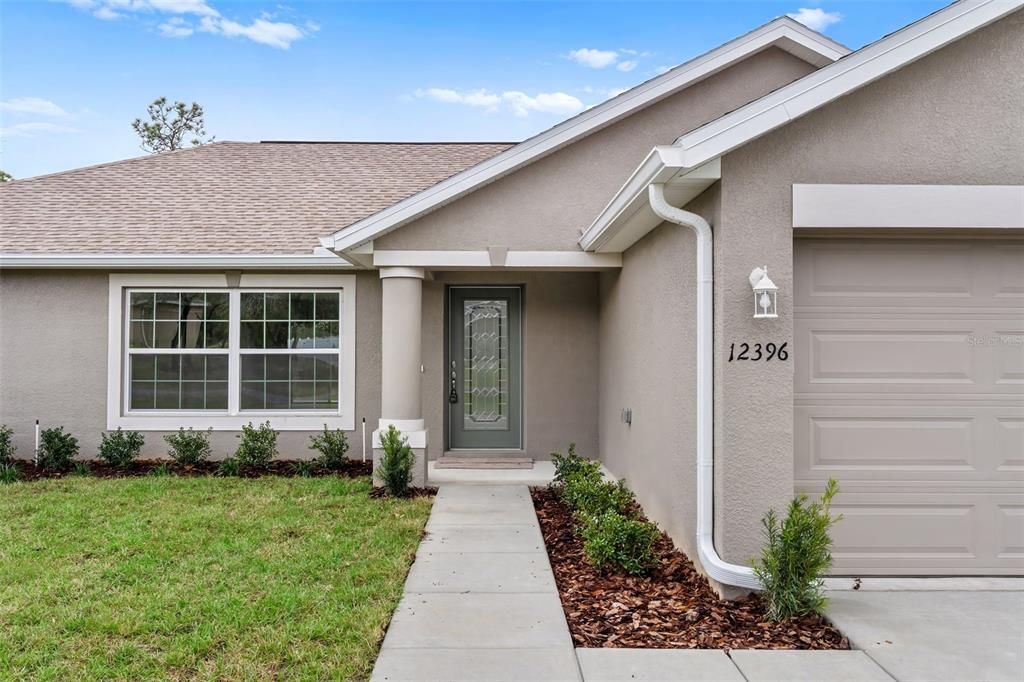 For Sale: $349,900 (3 beds, 2 baths, 1724 Square Feet)