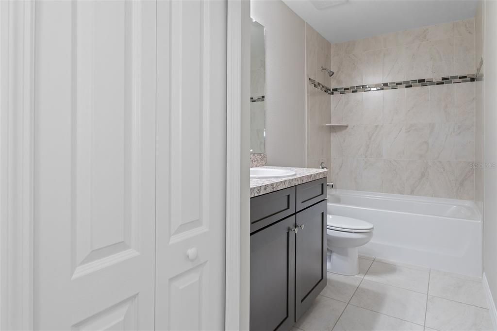 For Sale: $349,900 (3 beds, 2 baths, 1724 Square Feet)