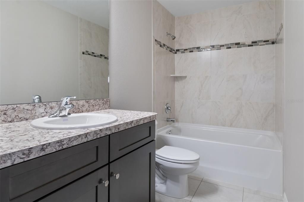 For Sale: $349,900 (3 beds, 2 baths, 1724 Square Feet)