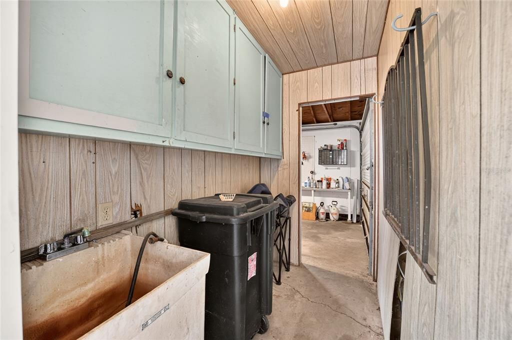 For Sale: $190,000 (2 beds, 2 baths, 1032 Square Feet)