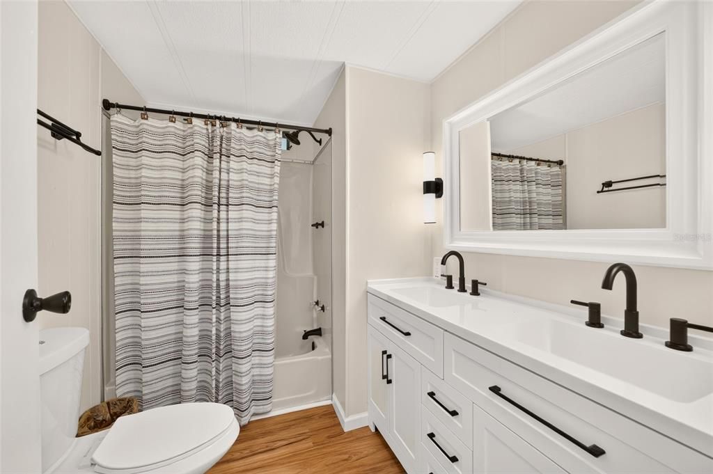 For Sale: $190,000 (2 beds, 2 baths, 1032 Square Feet)