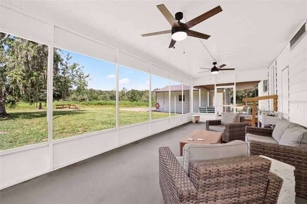For Sale: $190,000 (2 beds, 2 baths, 1032 Square Feet)