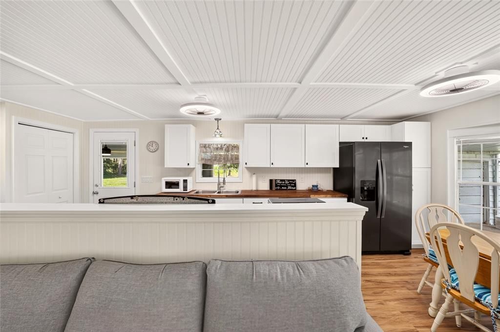 For Sale: $190,000 (2 beds, 2 baths, 1032 Square Feet)