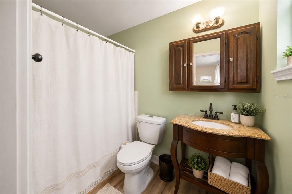 На продажу: $639,000 (3 спален, 2 ванн, 1688 Квадратных фут)