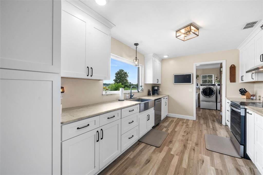 На продажу: $639,000 (3 спален, 2 ванн, 1688 Квадратных фут)