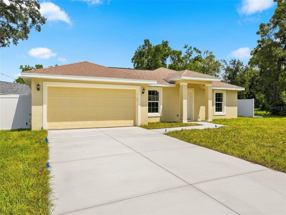 For Sale: $289,900 (3 beds, 2 baths, 1088 Square Feet)
