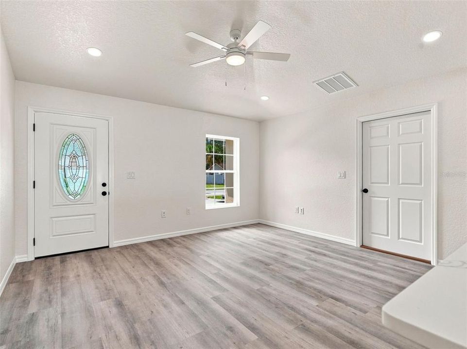 For Sale: $289,900 (3 beds, 2 baths, 1088 Square Feet)
