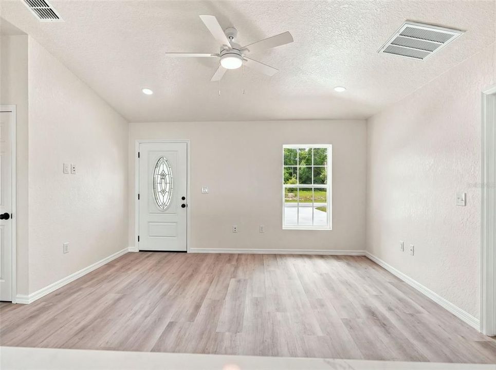 For Sale: $289,900 (3 beds, 2 baths, 1088 Square Feet)
