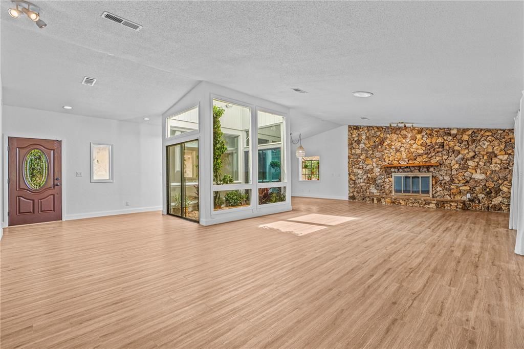 En Venta: $565,000 (3 camas, 2 baños, 2898 Pies cuadrados)