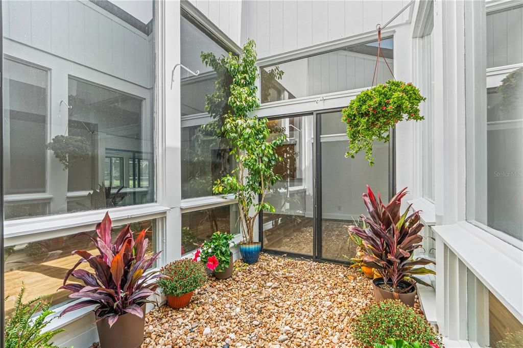 En Venta: $565,000 (3 camas, 2 baños, 2898 Pies cuadrados)