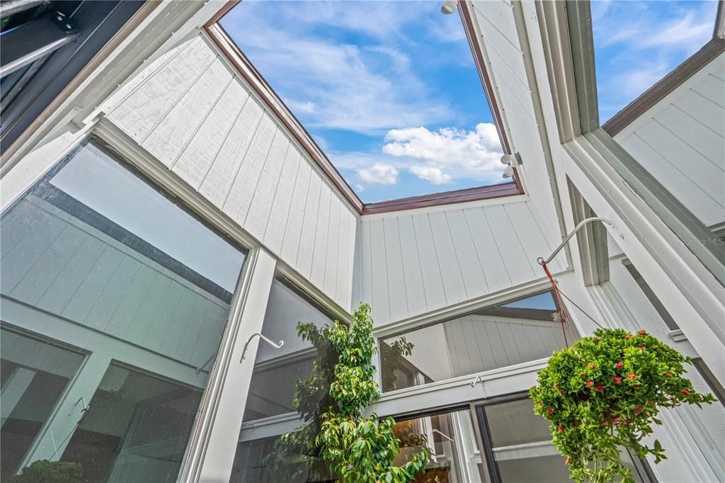 En Venta: $565,000 (3 camas, 2 baños, 2898 Pies cuadrados)