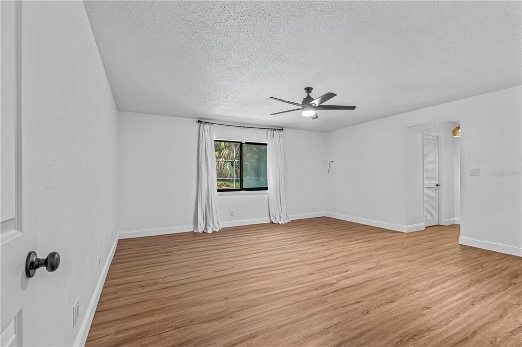 En Venta: $565,000 (3 camas, 2 baños, 2898 Pies cuadrados)