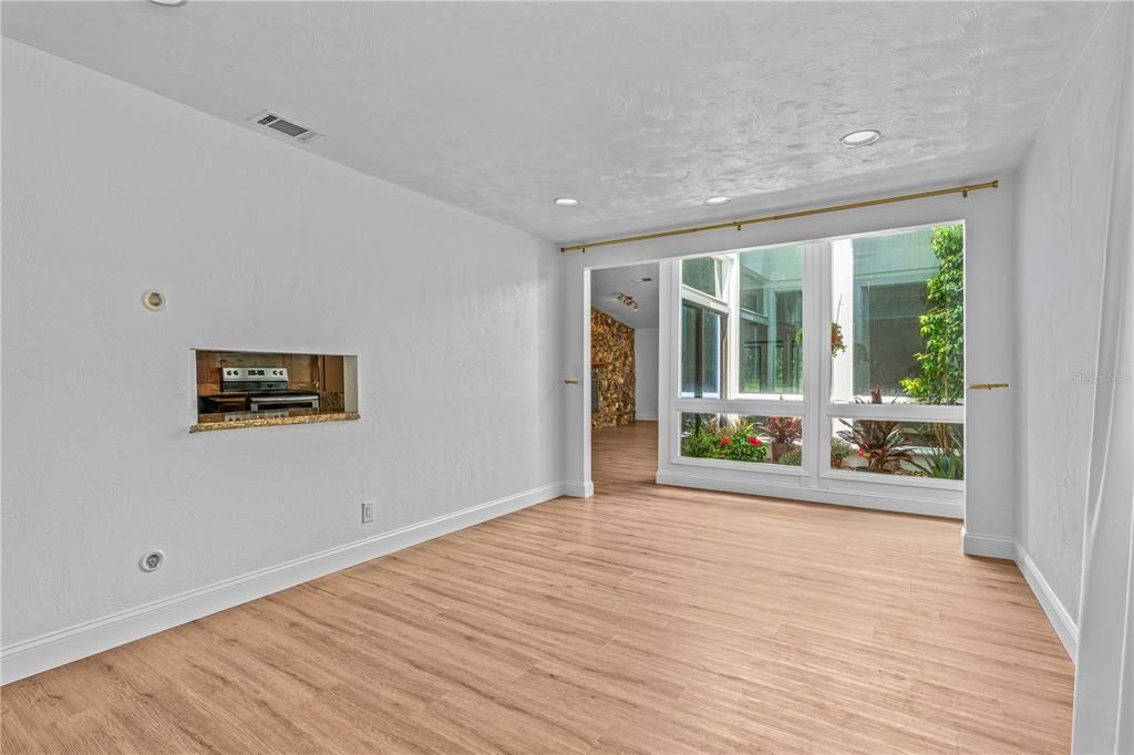 En Venta: $565,000 (3 camas, 2 baños, 2898 Pies cuadrados)