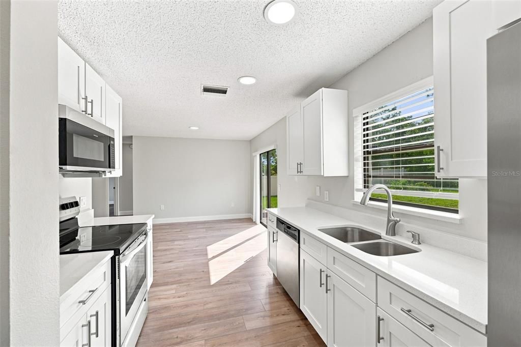 For Sale: $269,900 (3 beds, 2 baths, 1114 Square Feet)