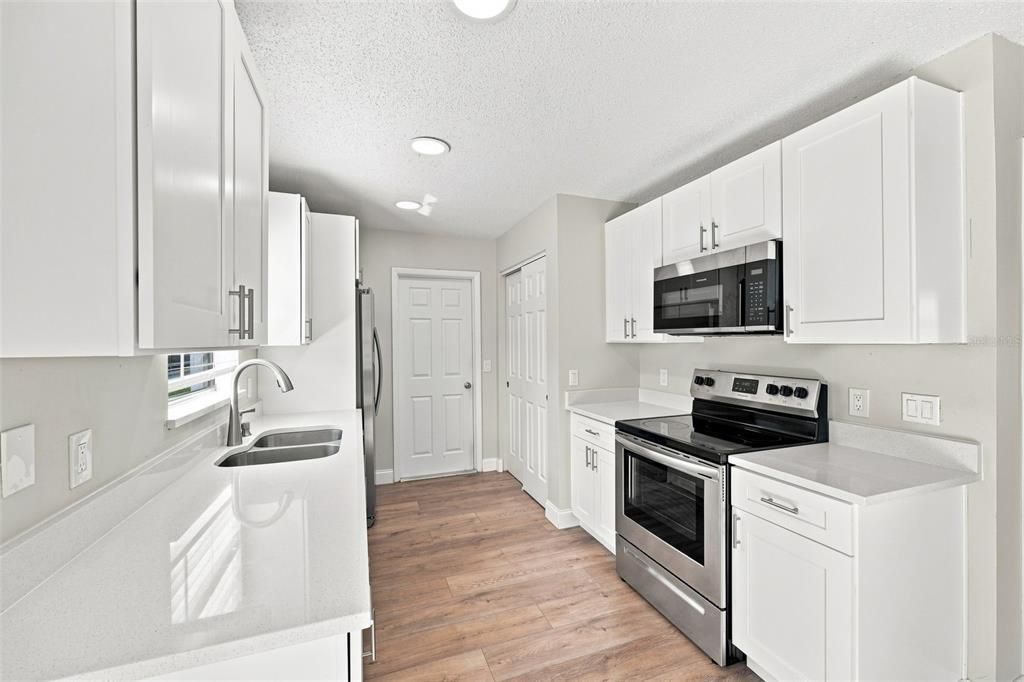For Sale: $269,900 (3 beds, 2 baths, 1114 Square Feet)