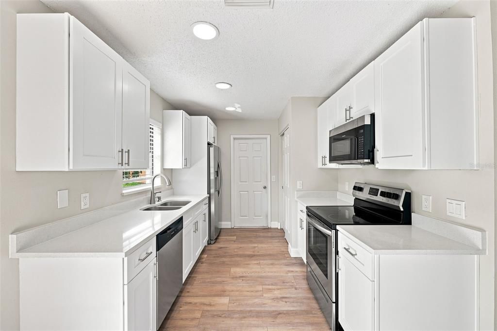 For Sale: $269,900 (3 beds, 2 baths, 1114 Square Feet)