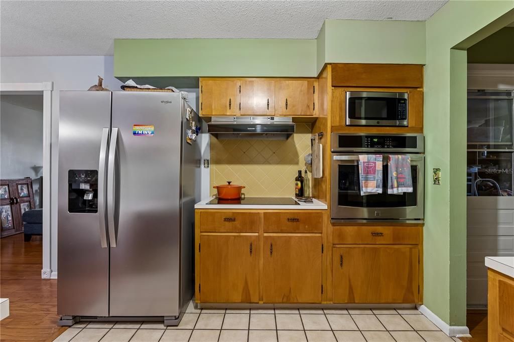 For Sale: $359,999 (3 beds, 2 baths, 1693 Square Feet)