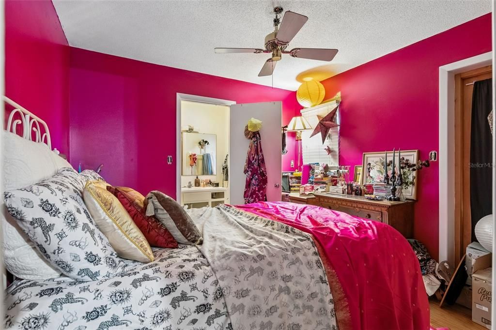 For Sale: $359,999 (3 beds, 2 baths, 1693 Square Feet)