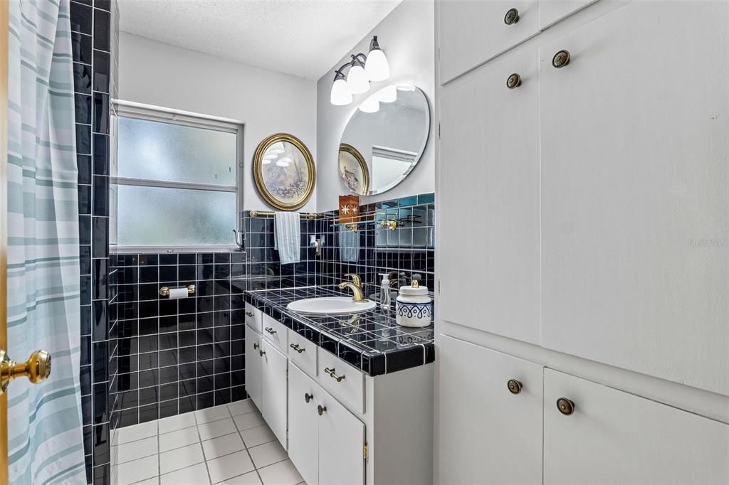 For Sale: $359,999 (3 beds, 2 baths, 1693 Square Feet)