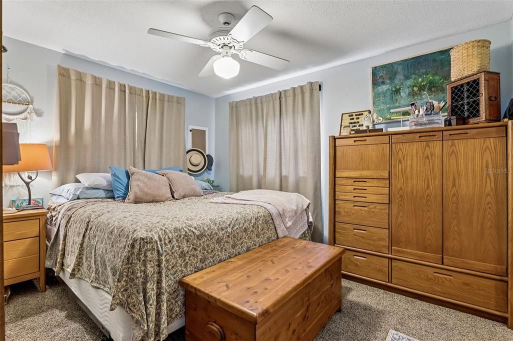 For Sale: $359,999 (3 beds, 2 baths, 1693 Square Feet)