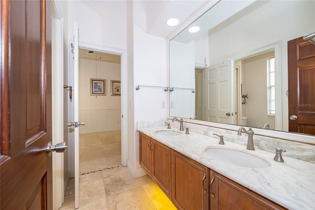 На продажу: $990,990 (4 спален, 4 ванн, 3585 Квадратных фут)