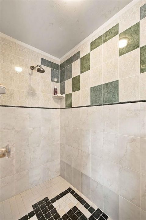 На продажу: $499,900 (3 спален, 2 ванн, 1915 Квадратных фут)