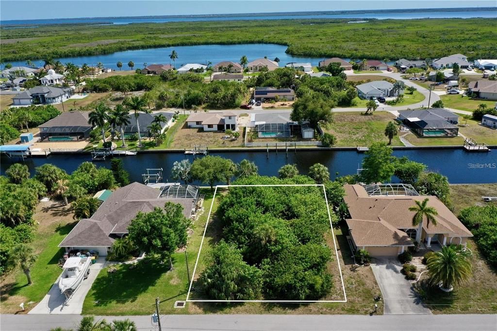 En Venta: $190,000 (0.23 acres)